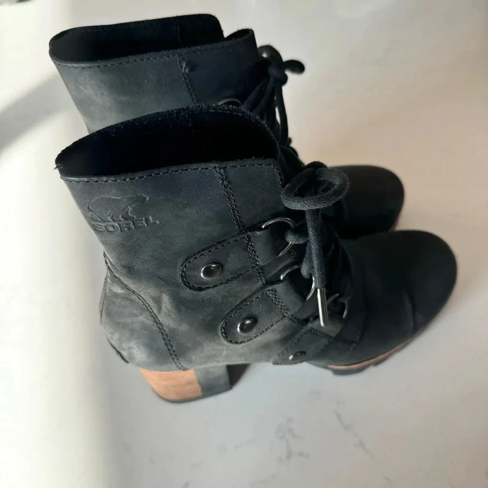 Sorel Addington Lace-Up Ankle Boots in black size: 6.5
